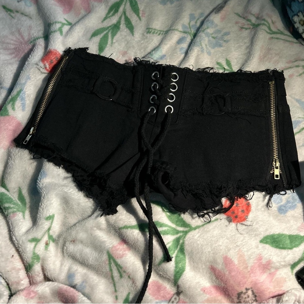 y2k booty shorts
